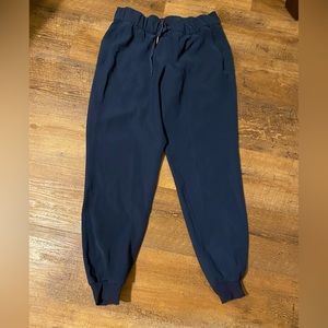 Lululemon size 8 jogger navy blue